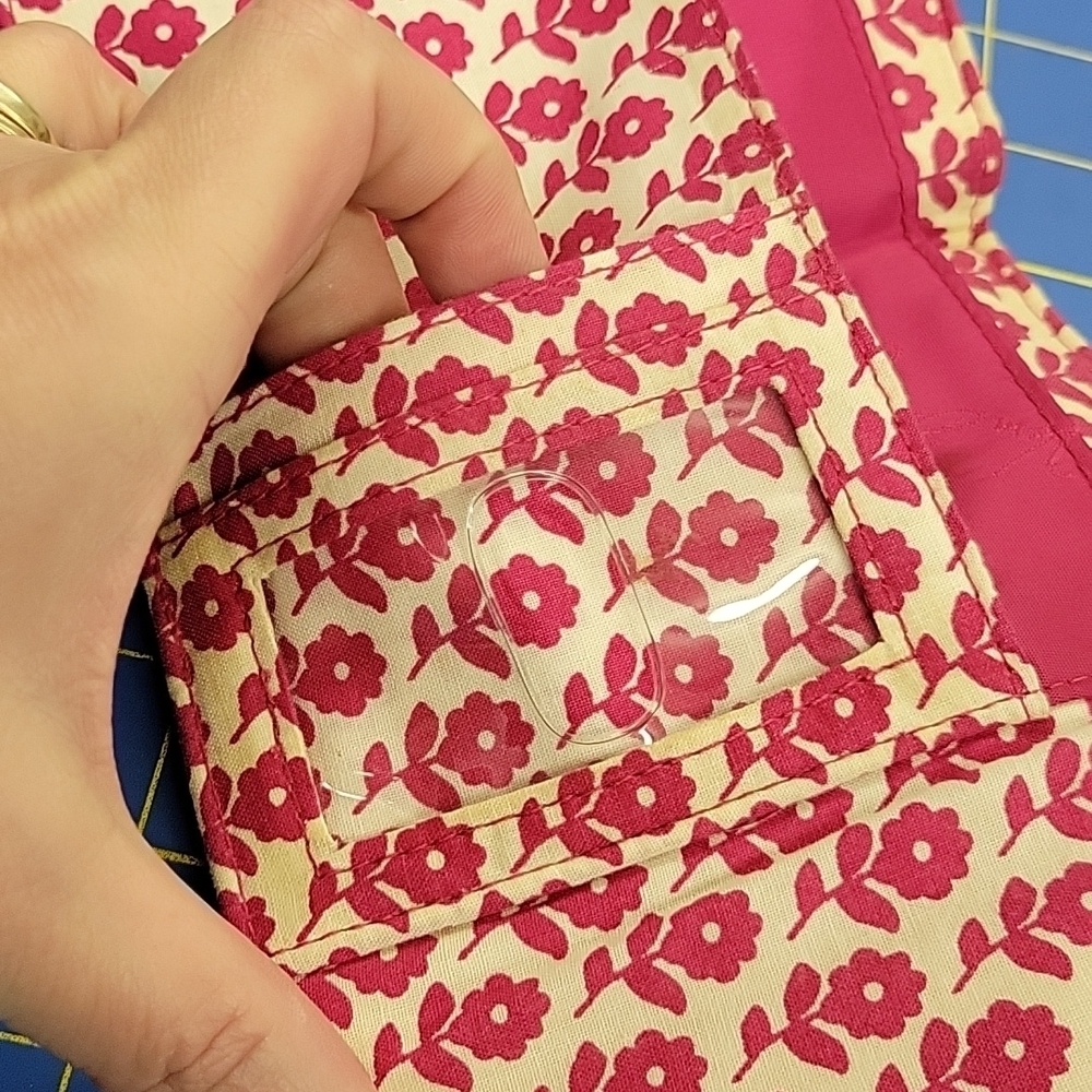 Vera Bradley Quilted Wallet 5.5 x 4 - Picture 8 of 11